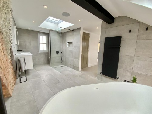 Master Suite Bathroom