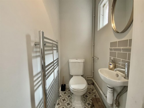 Cloakroom (Off Study) Cloakroom (Off Study)