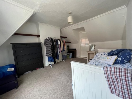 Bedroom 1.jpg