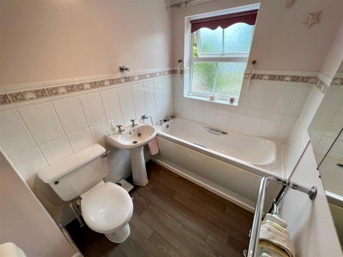 Dickens Drive, Old Stratford, Milton Keynes - Photo 11