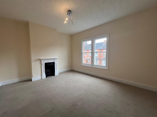 Bedroom 1.jpg