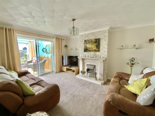Westfield Avenue, Deanshanger, Milton Keynes - Photo 2