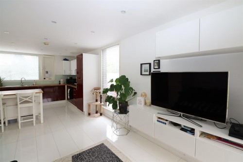Milland Way, Oxley Park - Photo 2