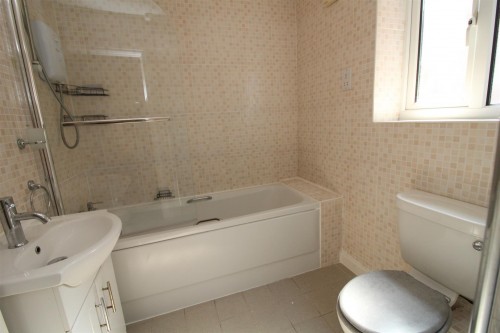 Bathroom.JPG