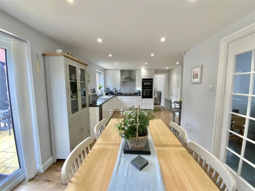 Kitchen/ Dining Room