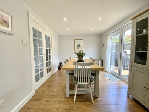 Kitchen/ Dining Room