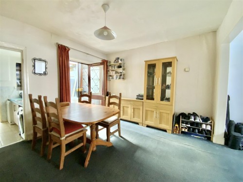 Queen Anne Street, New Bradwell, Milton Keynes - Photo 3