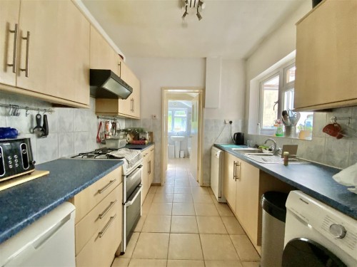 Queen Anne Street, New Bradwell, Milton Keynes - Photo 4