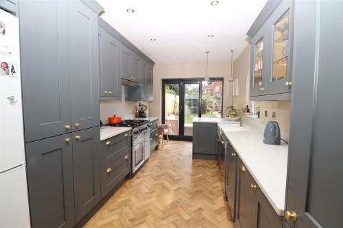 Kitchen/ Breakfast Room