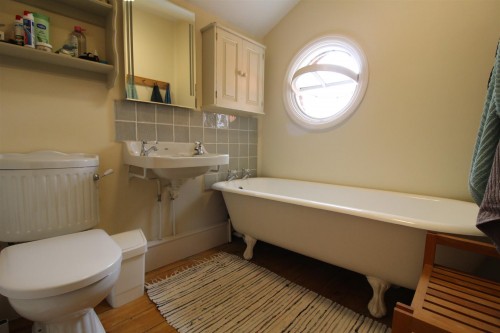 Bathroom.JPG