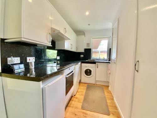 Faraday Drive, Shenley Lodge, Milton Keynes - Photo 3
