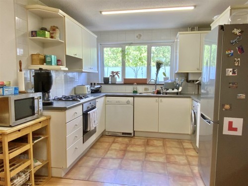Burnet, Stantonbury - Photo 2