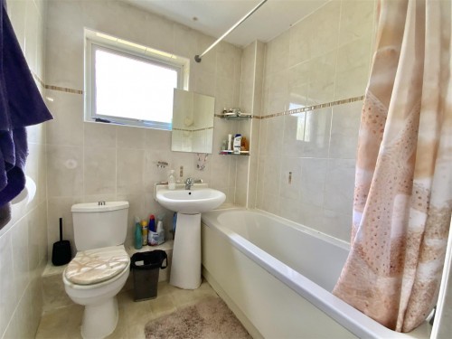 Burnet, Stantonbury - Photo 4