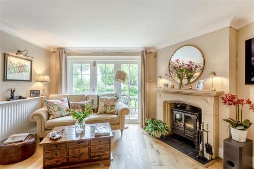 8657653-interior02.jpg