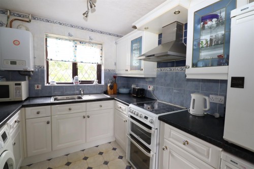 Rathbone Close, Crownhill - Photo 3