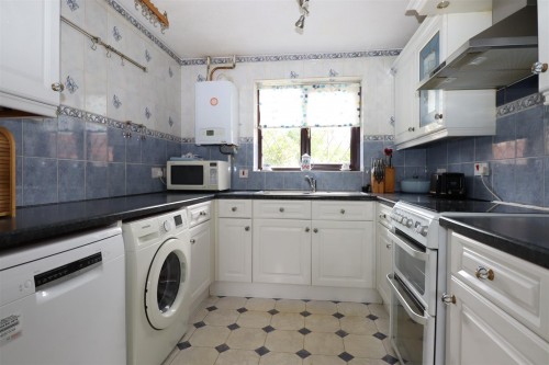 Rathbone Close, Crownhill - Photo 8