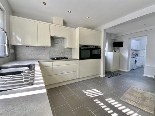 Kitchen / Breakfast Room