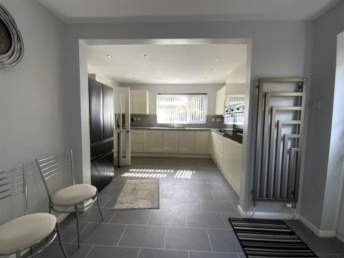 Kitchen / Breakfast Room