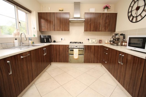 Millward Drive, Bletchley, Milton Keynes - Photo 10