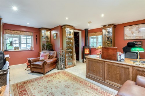 8657653-interior22.jpg 8657653-interior22.jpg