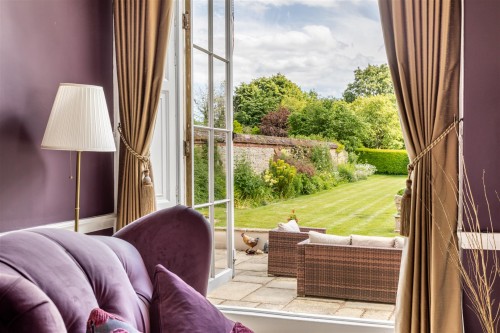 8604883-interior40.jpg 8604883-interior40.jpg