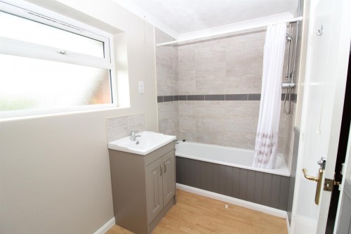 Family Bathroom.JPG