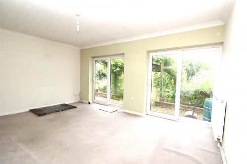 Lounge 3.JPG