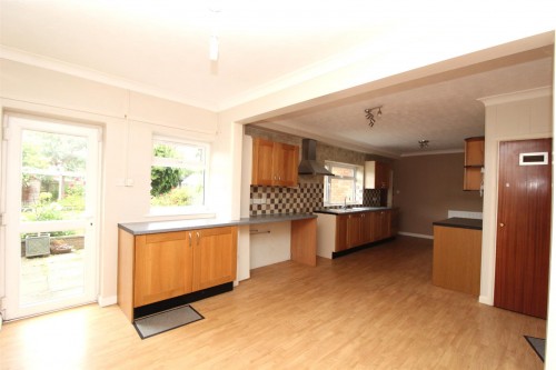 Kitchen 1.JPG