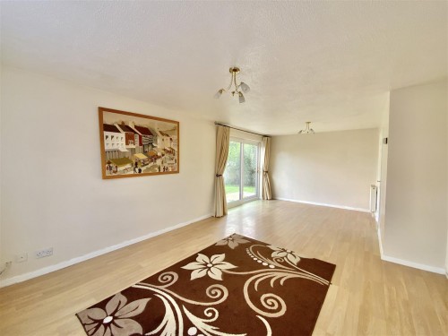 Lanthorn Close, Neath Hill - Photo 2