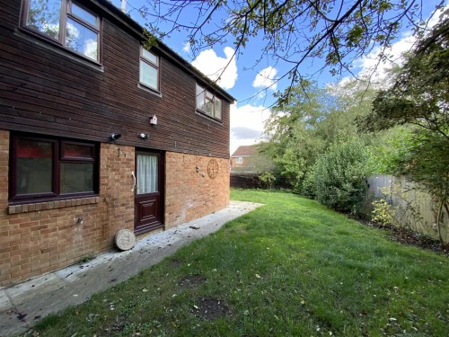 Lanthorn Close, Neath Hill - Photo 14