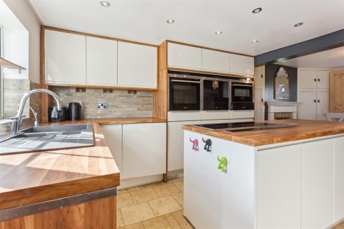 Vicarage Road, Bradwell, Milton Keynes - Photo 8