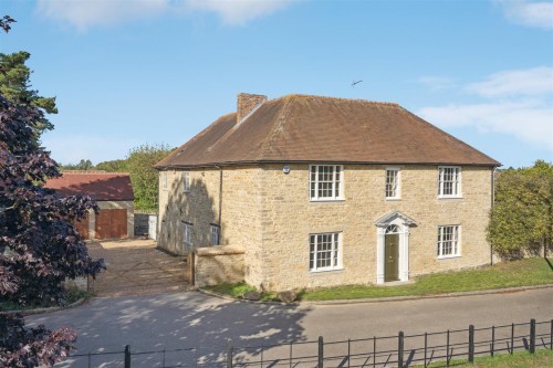 Vicarage Road, Bradwell Village, Milton Keynes - Photo 1