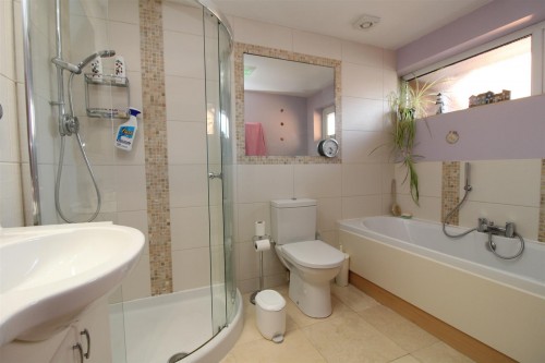 Bathroom.JPG