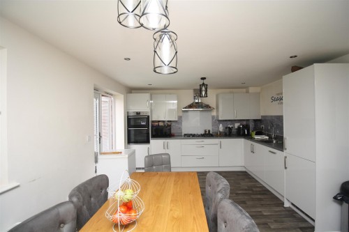 Kitchen/Diner Kitchen/Diner