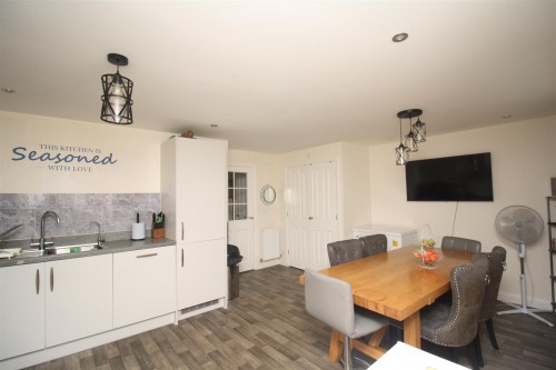 Kitchen/Diner Kitchen/Diner