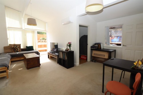 Bessemer Court, Blakelands - Photo 2