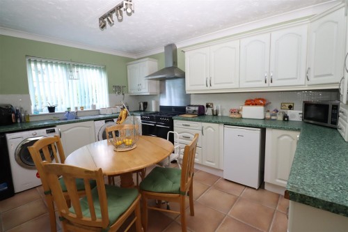 Great Denson, Eaglestone, Milton Keynes - Photo 6