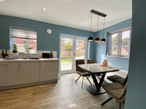 Redcar Road, Towcester - Photo 3