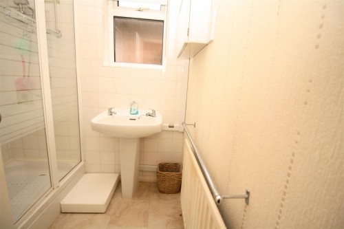 5 Lime shower room.JPG