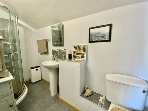 Bedroom 1 Ensuite (Ground Floor)