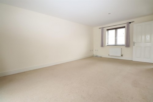 Lemmon Walk, Oxley Park, Milton Keynes, MK4 4JB - Photo 5