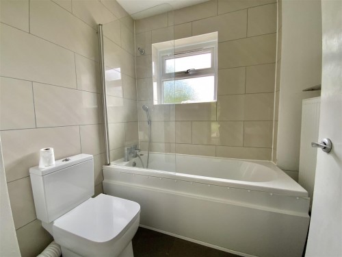 Bathroom (Ground Floor)