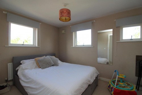 Bedroom 1.JPG