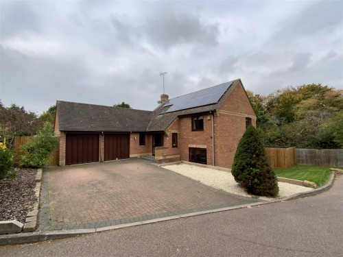 Guest Gardens, New Bradwell - Photo 1