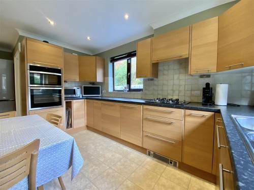 Kitchen/ Breakfast Room Kitchen/ Breakfast Room