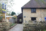 Click the photo for more details of Coopers Cottage, 10, Milton Keynes, Deanshanger Road