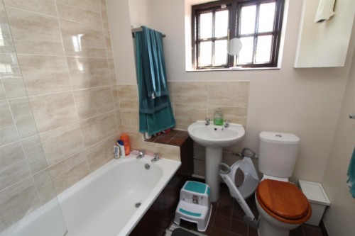 Bathroom.JPG