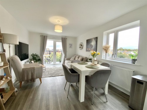 Living room/dining room