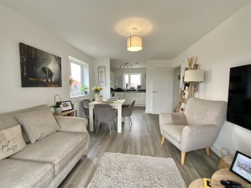 Living room/dining room