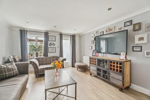 DSC06602-add8f5d2706f401b90db003a2a6cf2b8 - 800px. DSC06602-add8f5d2706f401b90db003a2a6cf2b8 - 800px.